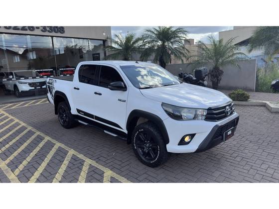 TOYOTA HILUX 2.8 SR CHALLENGE 4X4 CD 16V DIESEL 4P AUTOMÁTICO